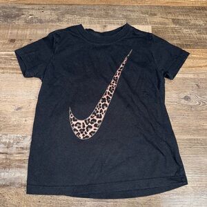Nike Girls Youth Medium Black Tee Leopard Swoosh Logo Shirt